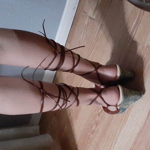 MICHAEL KORS HEELS SZ 7 - Picture 3 of 3